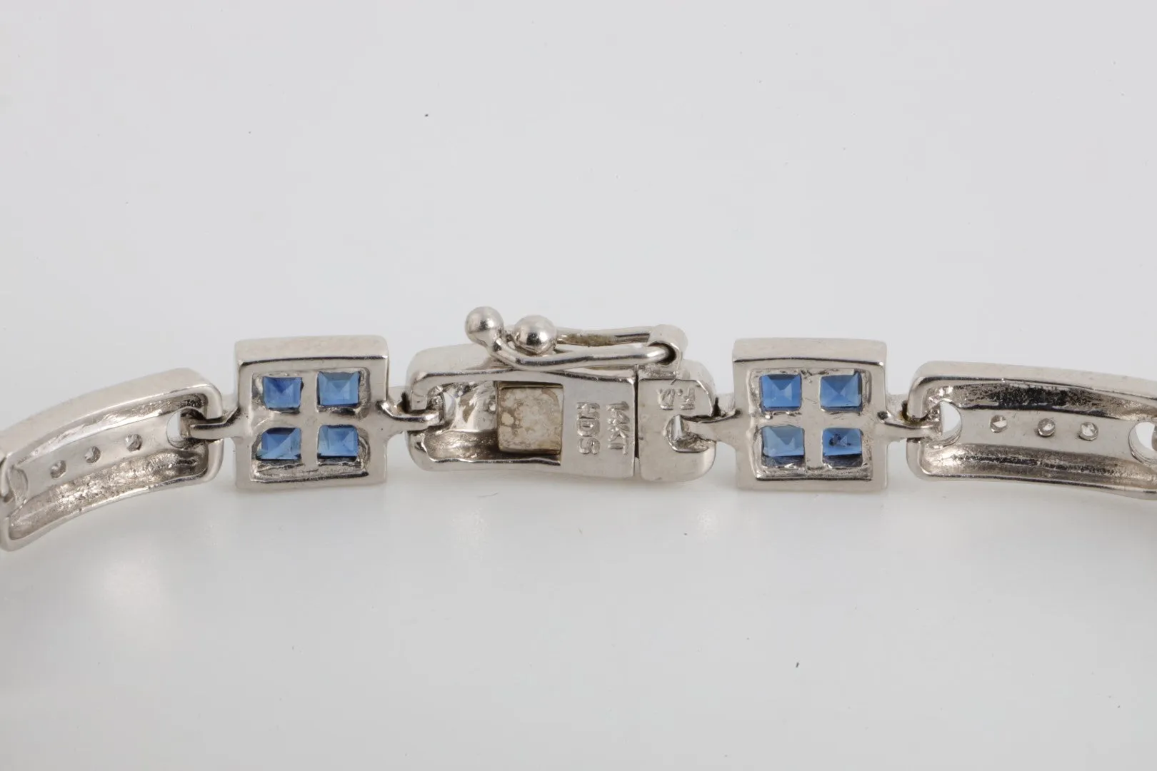 7" 14k White Gold 0.15tcw Diamonds and 2.64tcw Sapphire Bracelet (11.92g.)