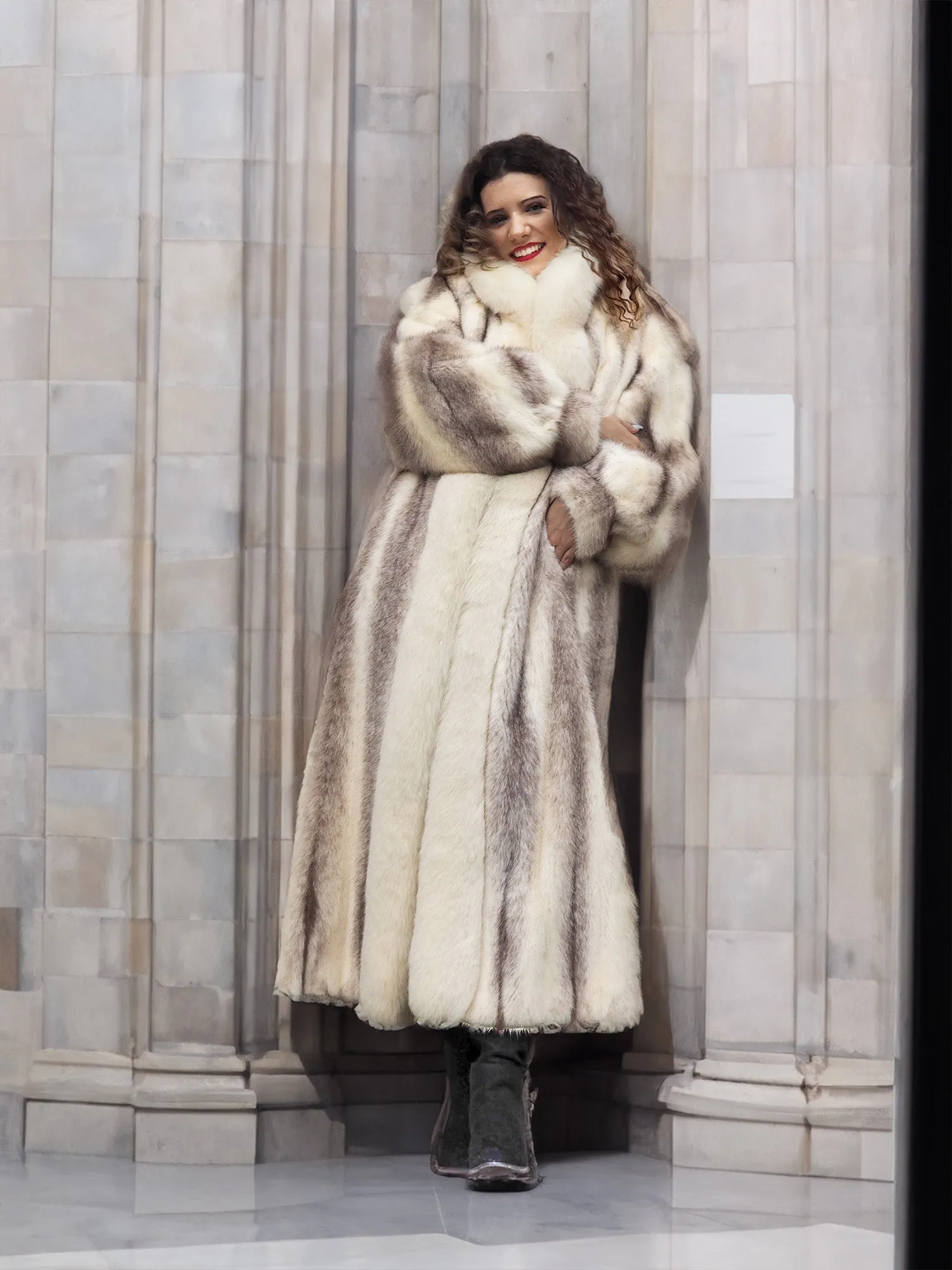 Brown Cross Mink Coat With fox Tuxedo Collar M