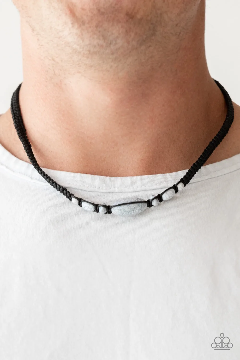 Extra Explorer Black-Urban Necklace