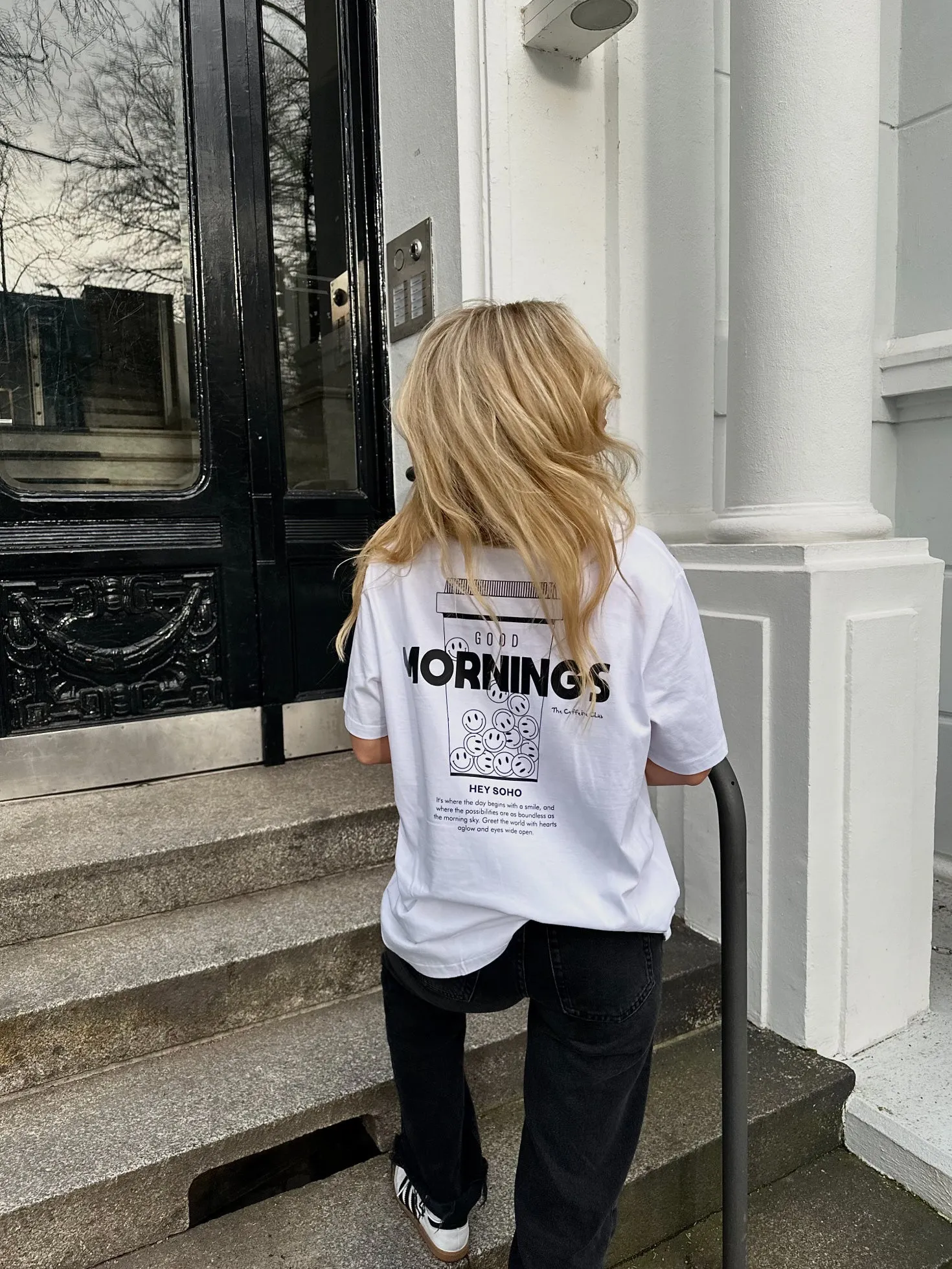 GOOD MORNINGS T-Shirt